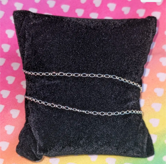 Long and short chain in silver